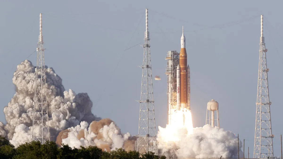 La fusée Artemis II a décollé pour un voyage de dix jours autour de la Lune