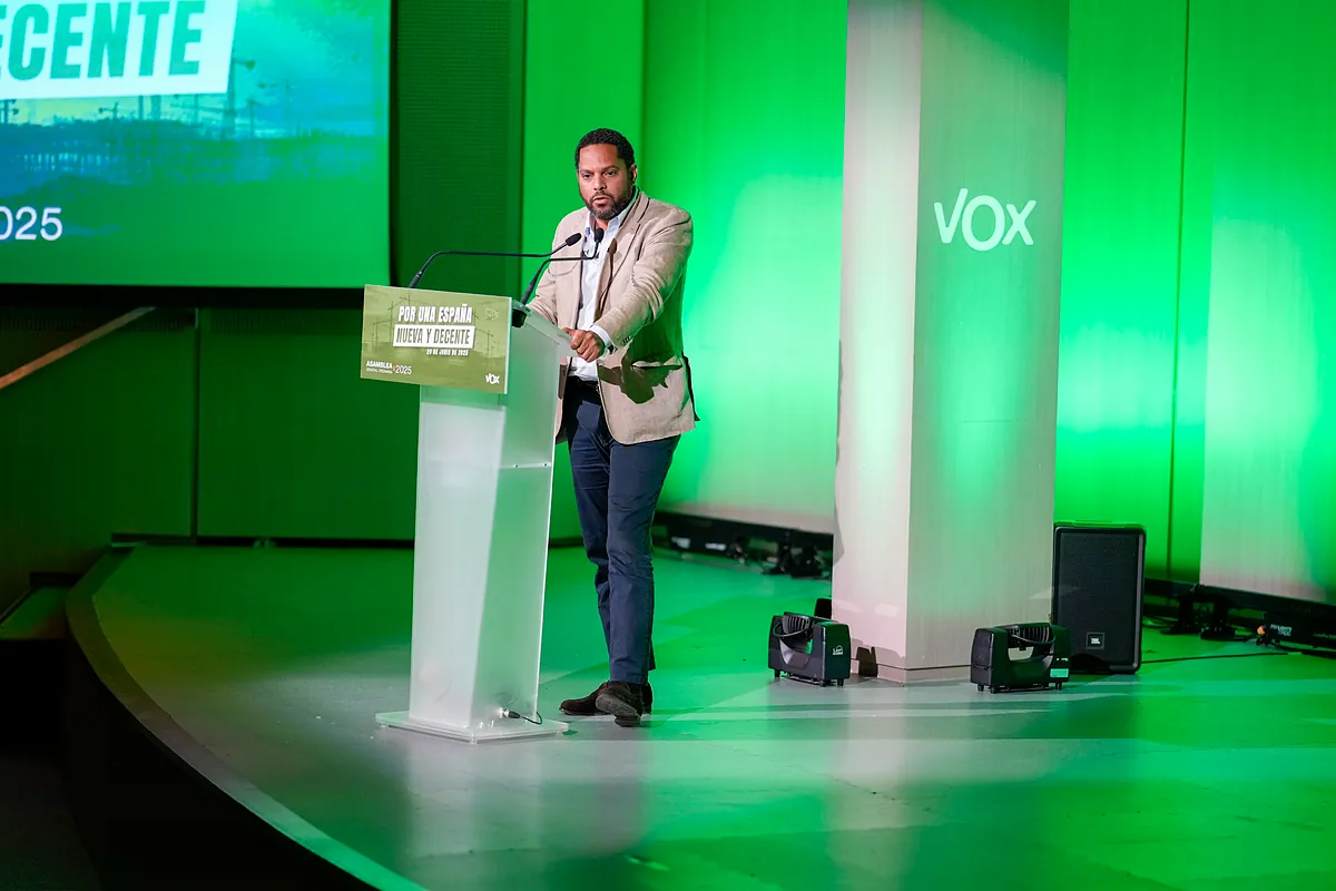 Vox lanza el ataque más duro contra Feijóo y su "clan de contrabandistas" y el PP le acusa de actuar como Sánchez para ocultar sus "problemas internos"