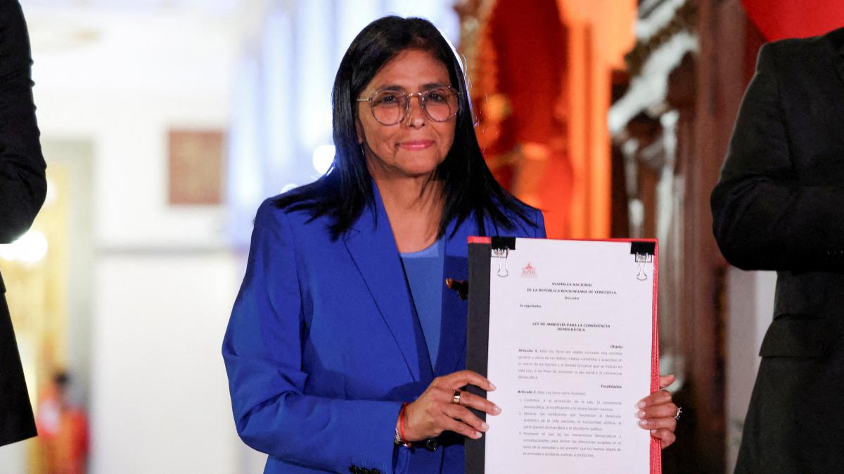 
                                                                    EE.UU. retira las sanciones contra Delcy Rodríguez, presidenta encargada de Venezuela
                                                                