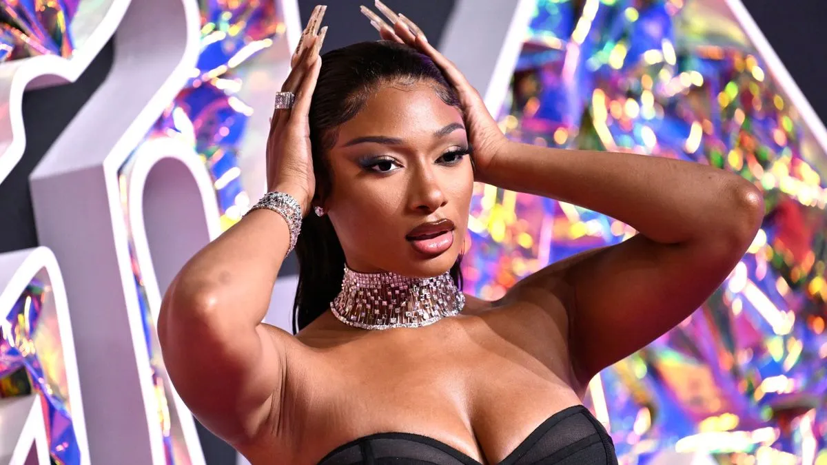 Megan Thee Stallion meldet sich nach Schwächeanfall zu Wort