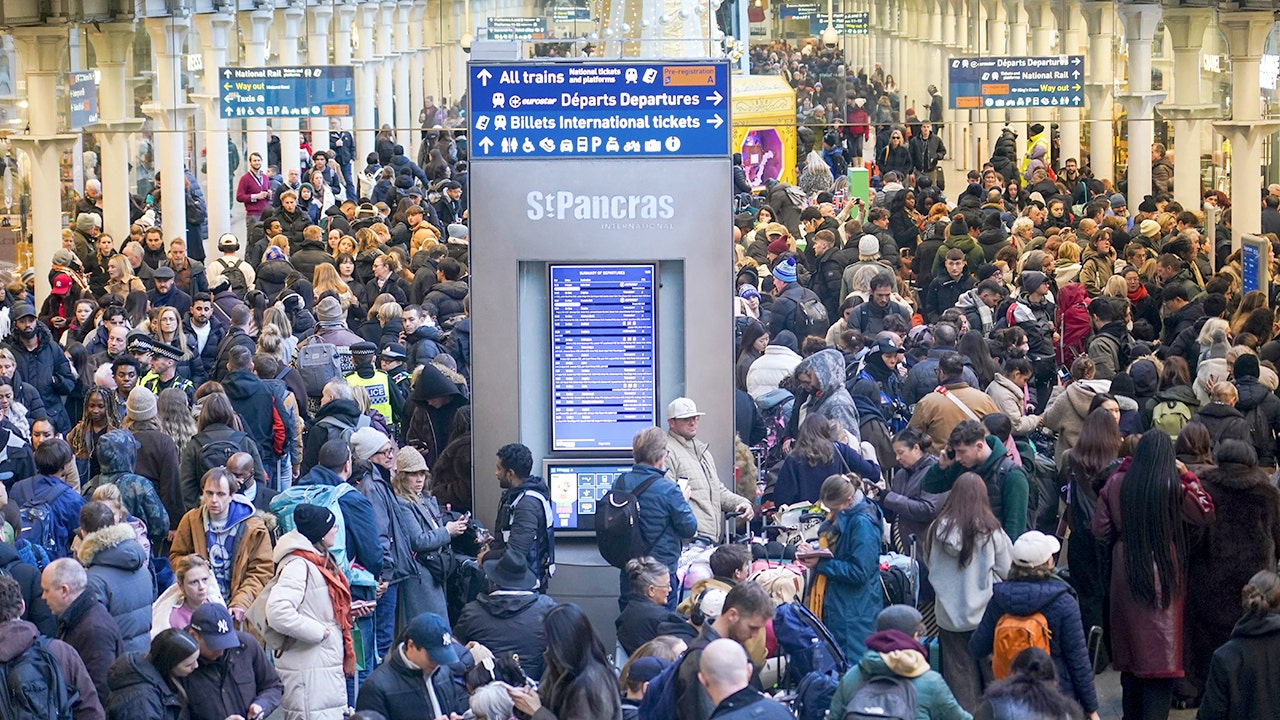 Eurostar forced to cancel all services to and from London after 'major disruption' in Channel Tunnel
