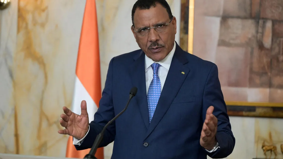 Niger: fin officielle du mandat de Mohamed Bazoum, toujours en détention