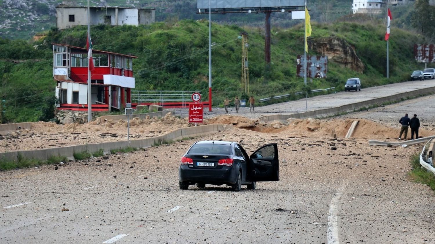 "Le Hezbollah n'a pourtant jamais été autant affaibli" : comment la milice chiite arrive-t-elle à continuellement se redéployer au Liban ?