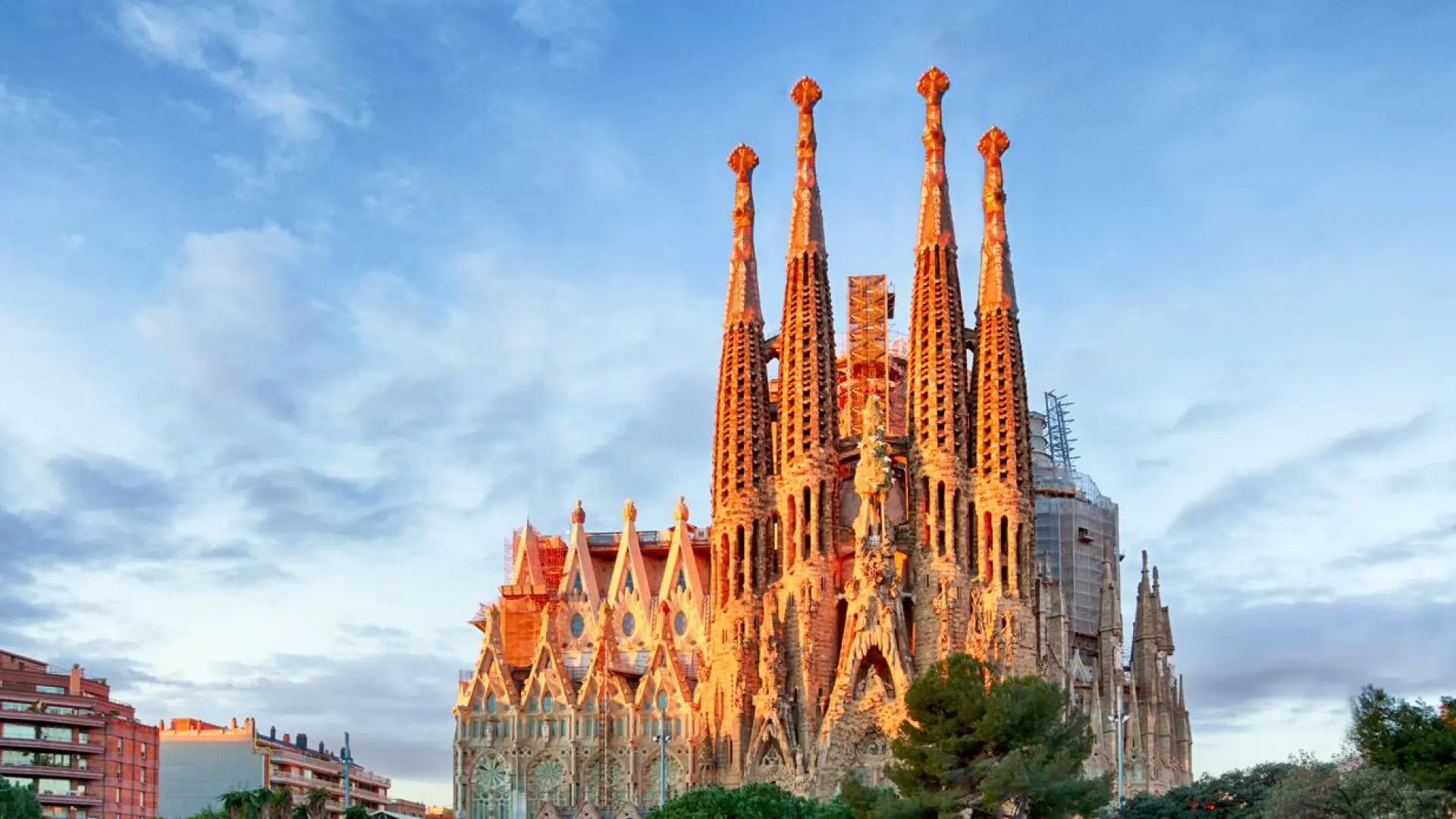 
         Las nuevas tasas turísticas de Cataluña: esto deberás pagar si viajas a Barcelona 
    