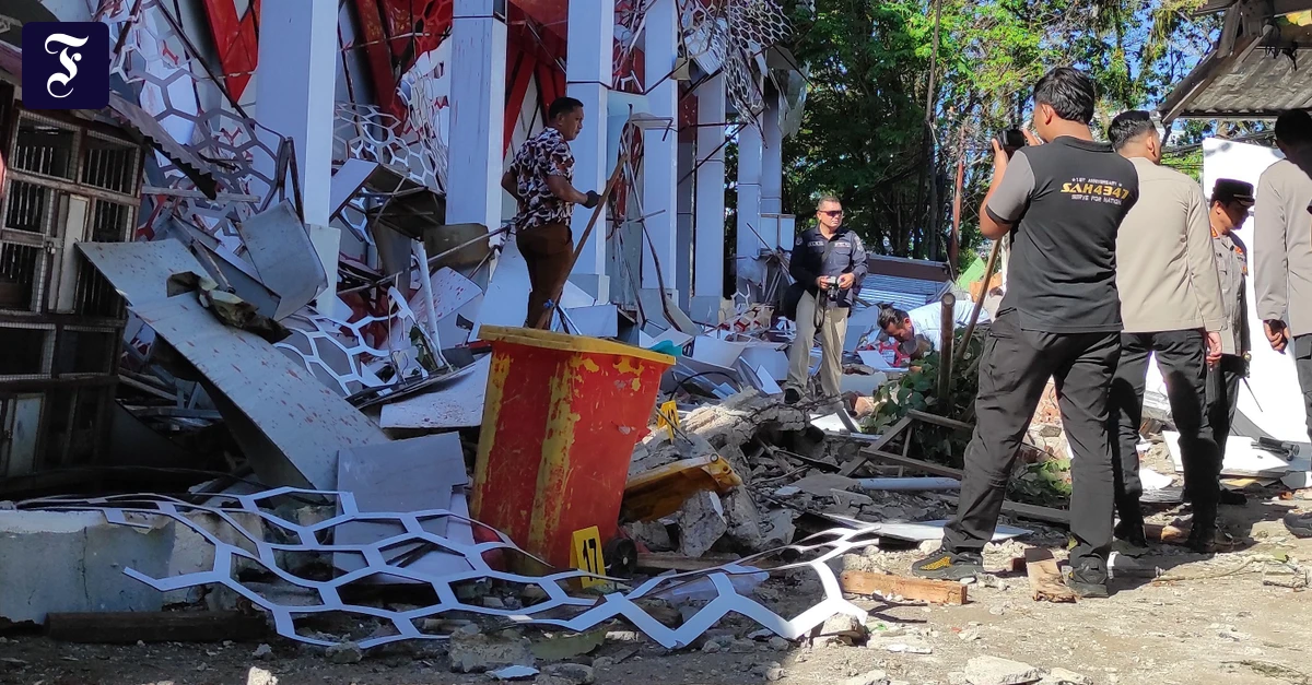 Mindestens ein Toter: Schweres Erdbeben erschüttert Osten Indonesiens