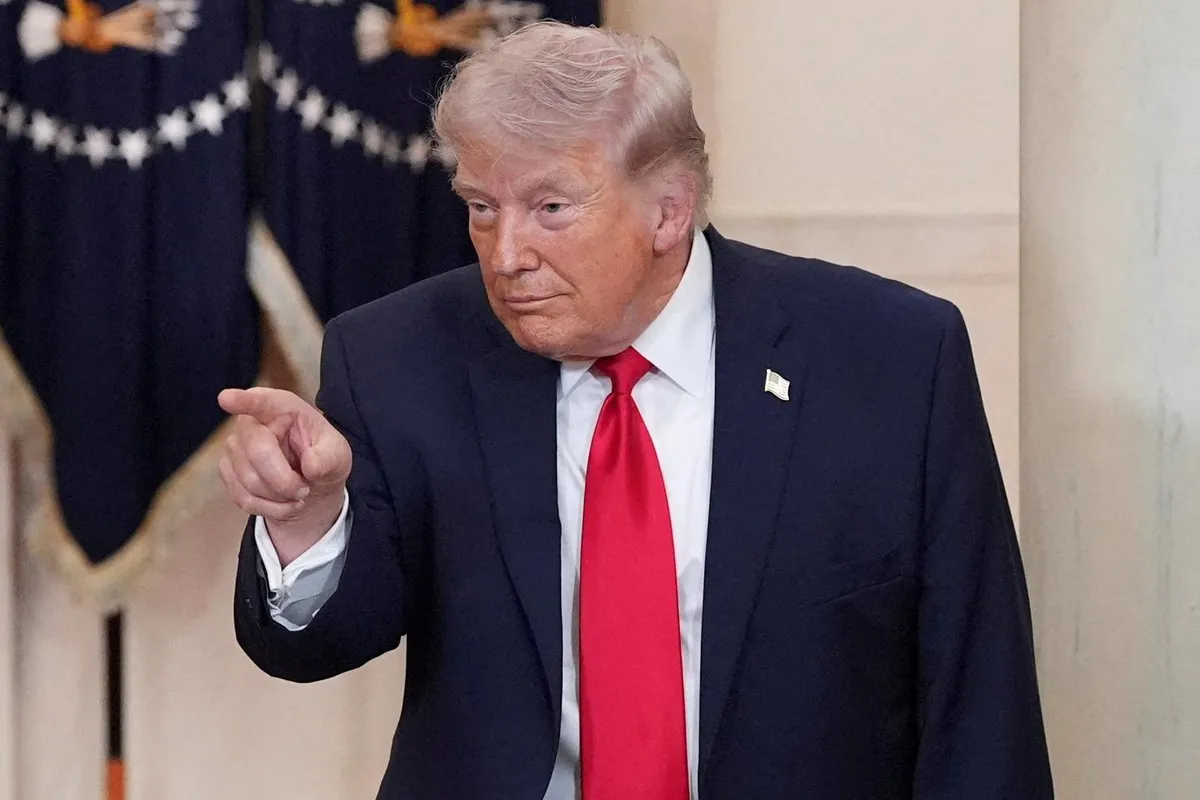 Donald Trump se moque du couple Macron lors d’un déjeuner privé, dans un contexte de mésentente sur la guerre au Moyen-Orient