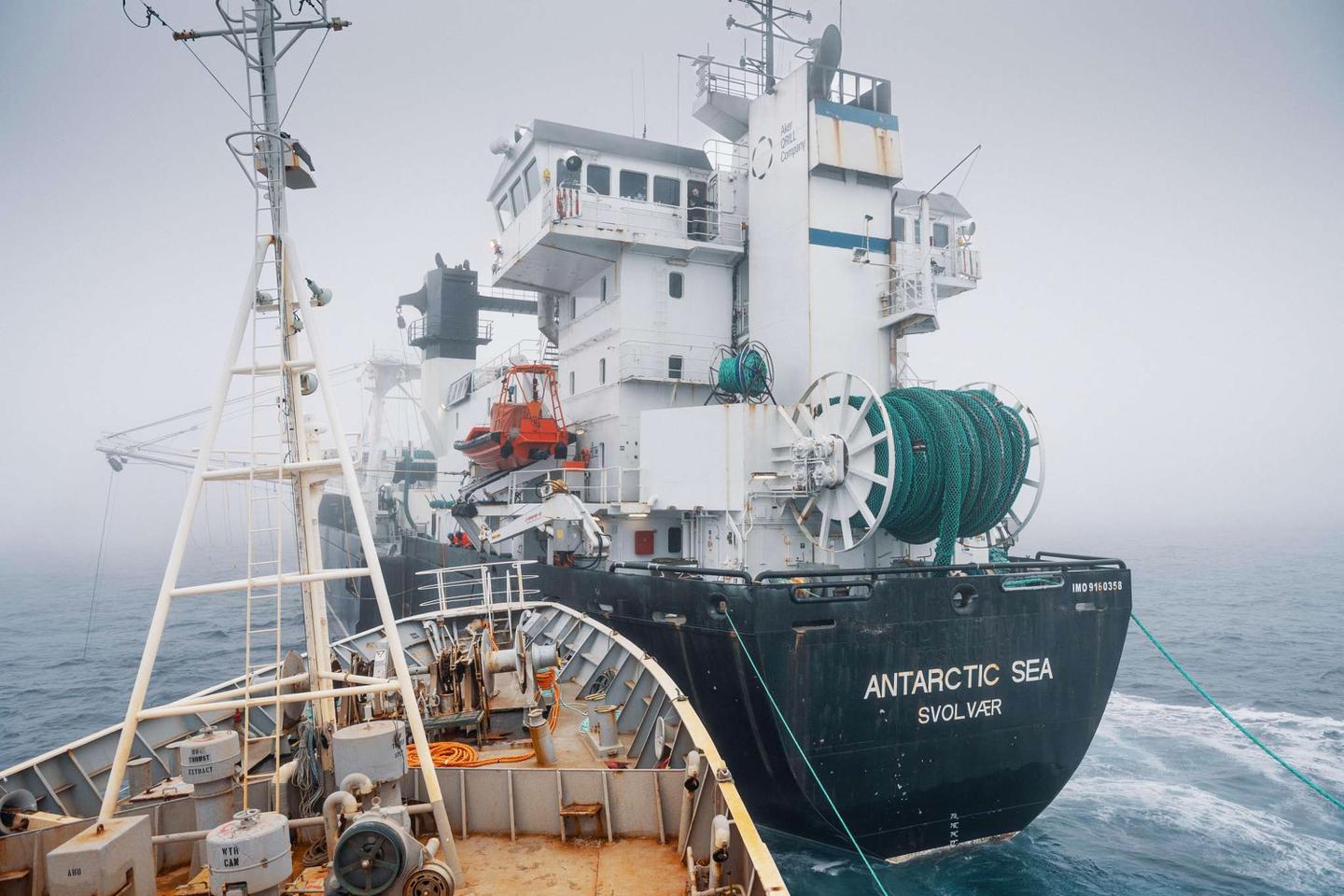 Un navire de la Fondation Paul Watson a percuté délibérément un chalutier norvégien en Antarctique