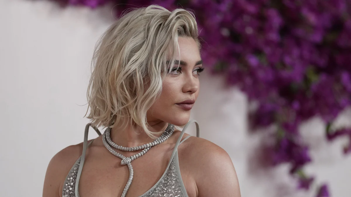 Leute: Florence Pugh lüftet offenbar das Geheimnis um ihren Freund