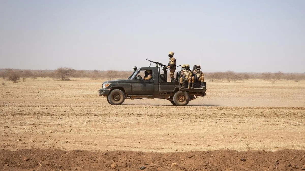 Burkina Faso: comment l’armée, ses supplétifs et des jihadistes ont tué plus de 1800 civils depuis 2023, selon HRW