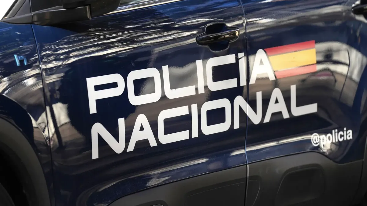 
         Investigan la presunta agresión de una madre a una maestra en Elda 
    