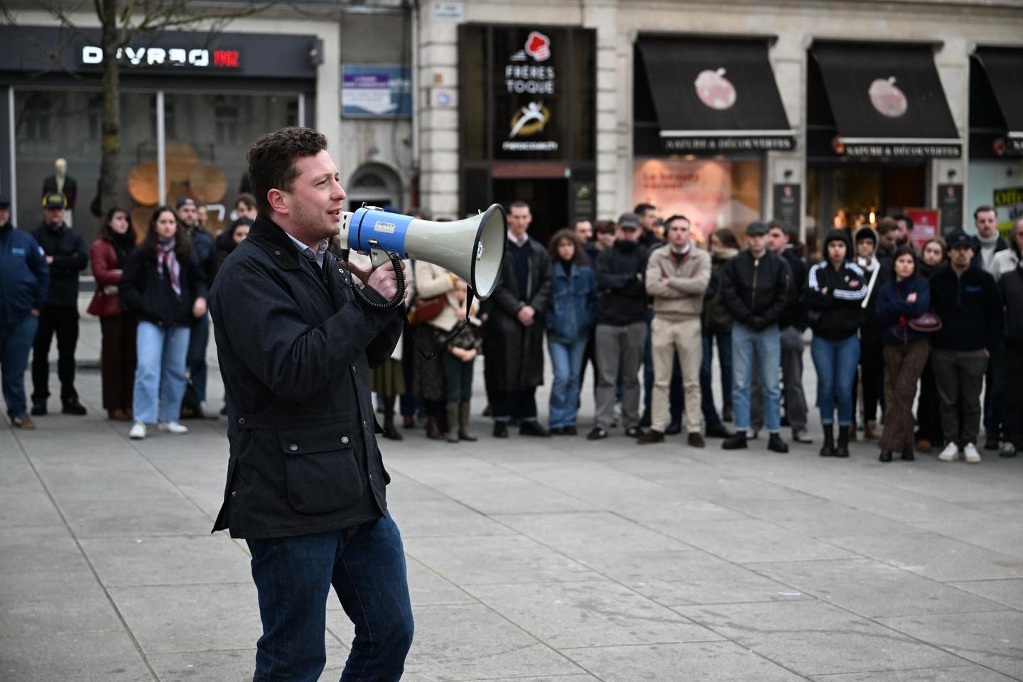 La percée d’un candidat néofasciste aux élections municipales provoque la stupeur dans le Maine-et-Loire