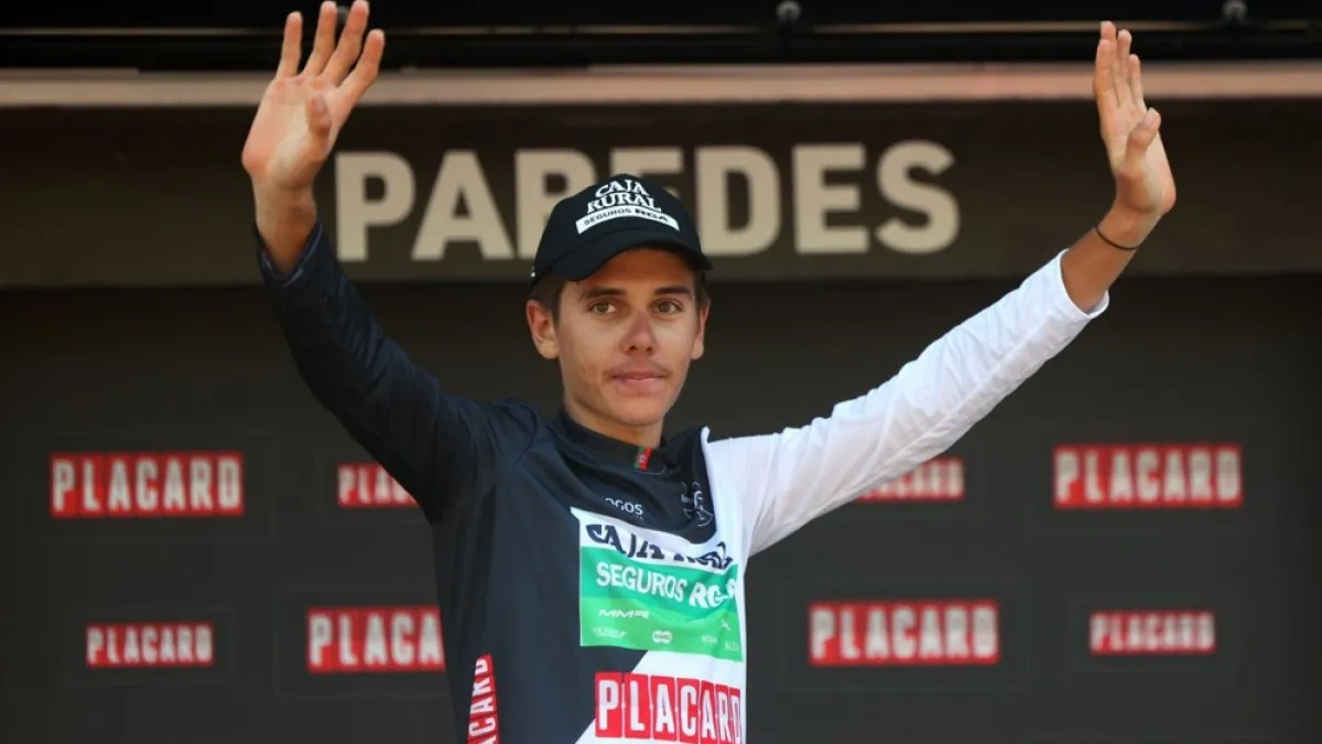 Spanish cyclist Guardeno airlifted to intensive care after training crash