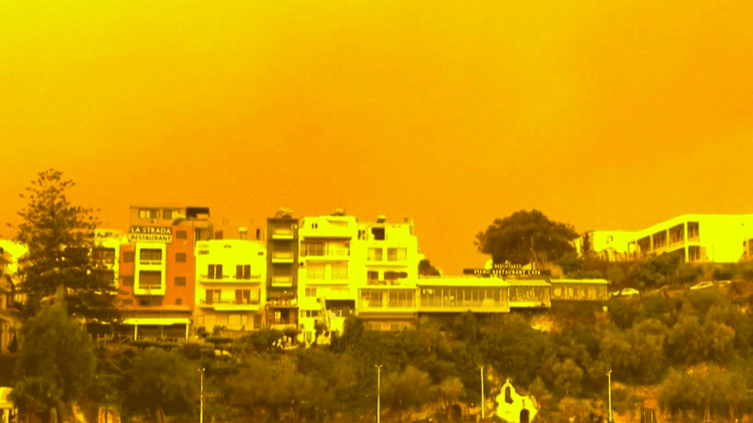Crète, Grèce, Algérie... Un spectaculaire nuage de sable du Sahara recouvre plusieurs pays du sud de l'Europe
