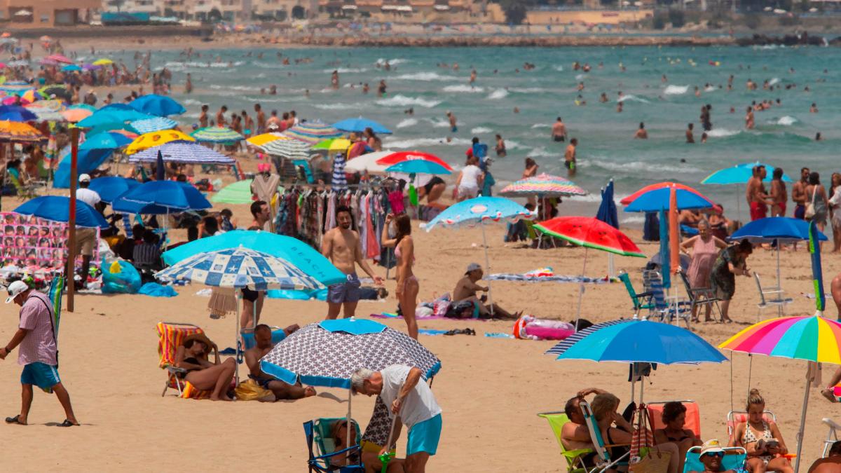 
                         Hasta 38 días libres al año: los países de Europa con más vacaciones y el puesto real de España
                     