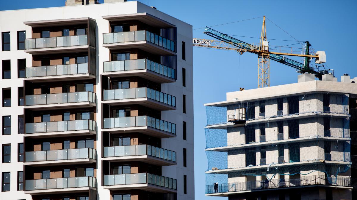 
                             El fin de la 'golden visa' no frena ni el precio de la vivienda ni el apetito inversor internacional
                         