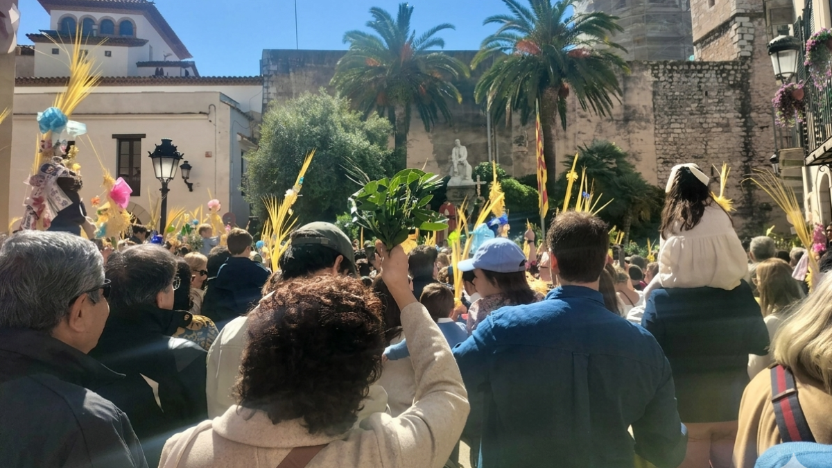 
                                                                                                                                                    Una semana llamada Santa
                                                                                                                                                