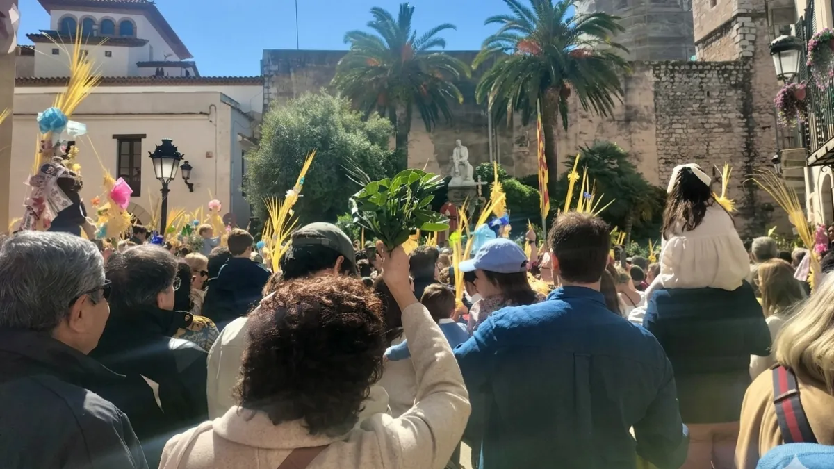 
                                                                                                                                                    Una semana llamada Santa
                                                                                                                                                