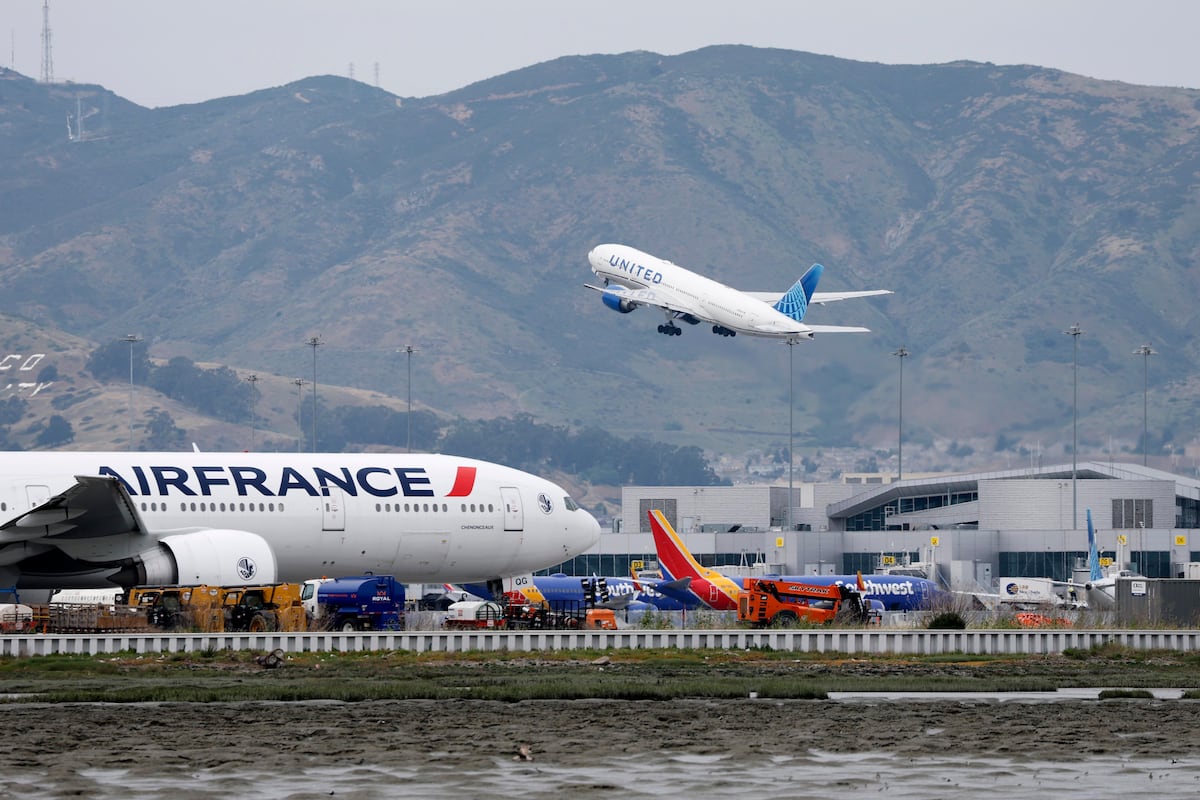 IAG se retira de la puja por la portuguesa TAP mientras Air France y Lufthansa siguen en la pugna