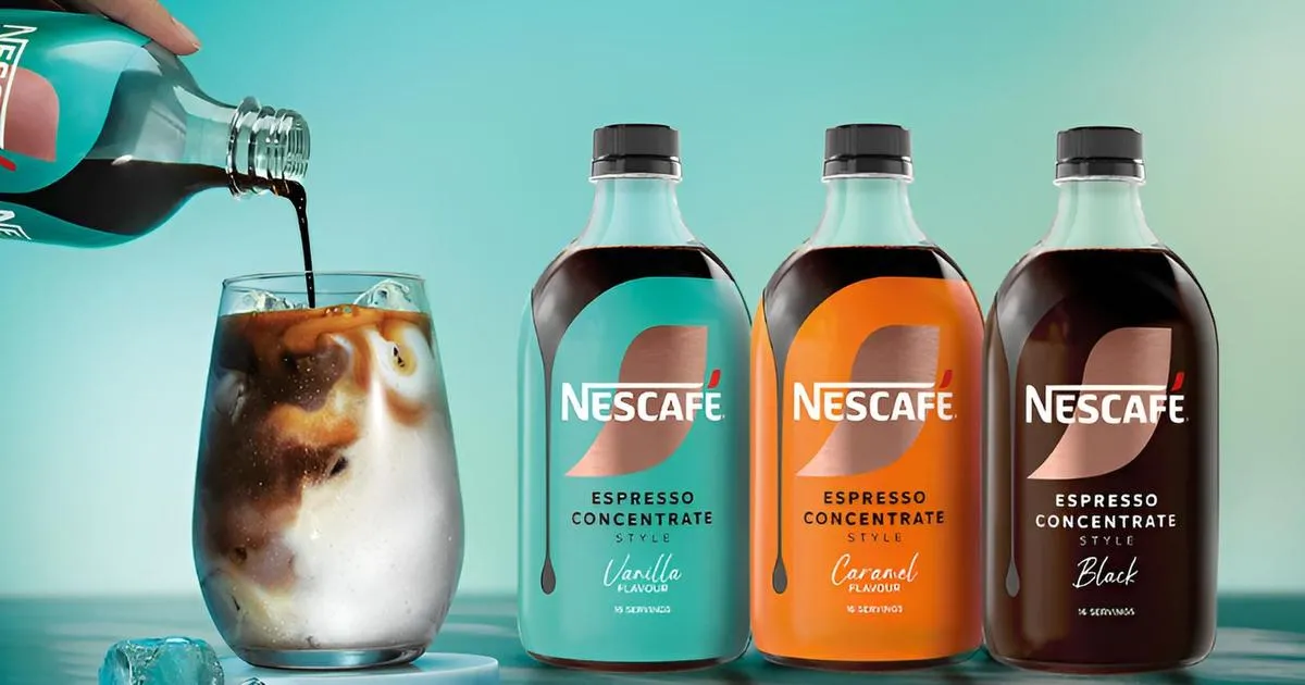 «Comme en coffee shop» : Nescafé lance en France un concentré liquide pour préparer des cafés glacés à la maison
