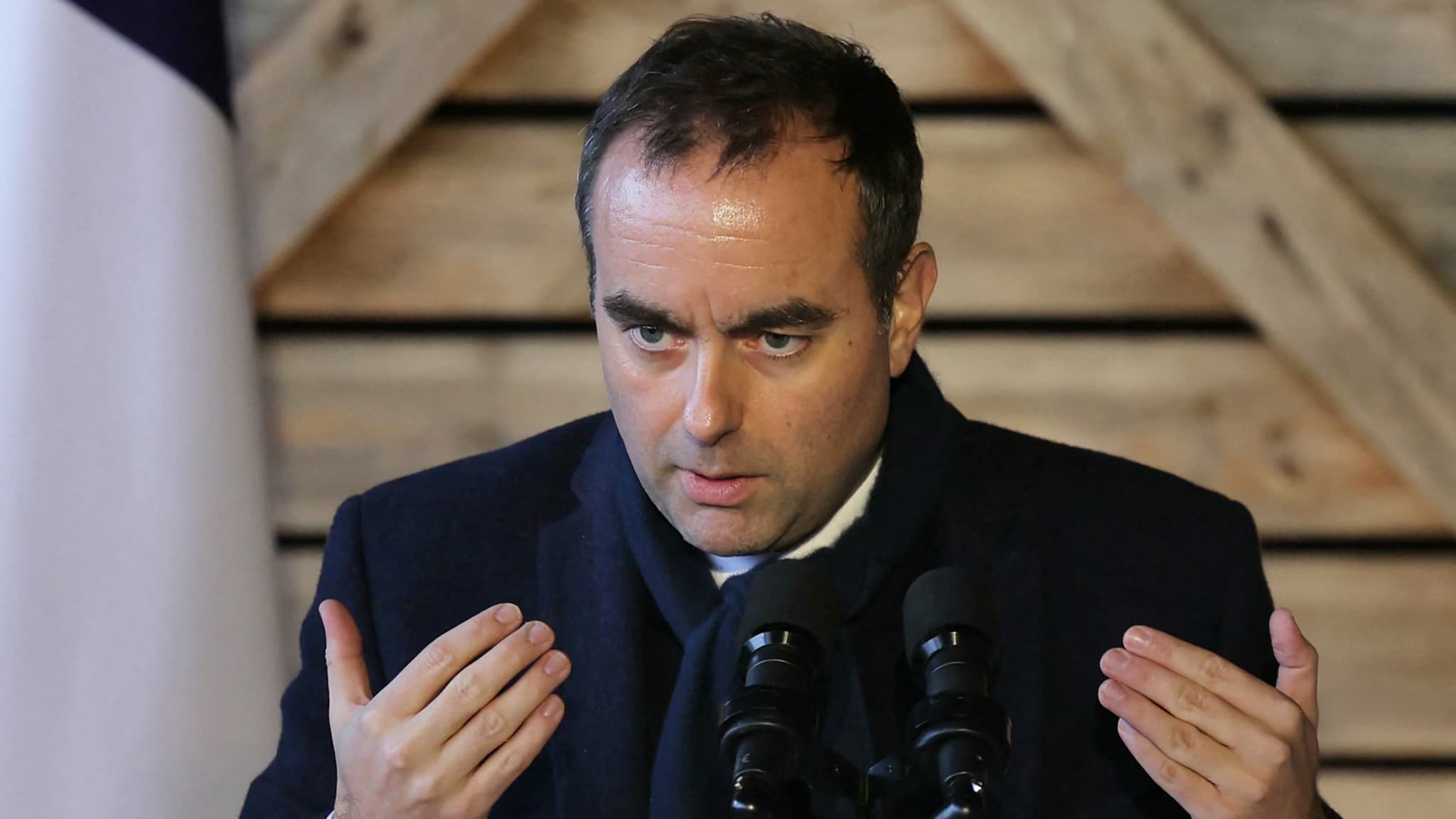 Sébastien Lecornu envisage de nouvelles aides "ciblées" pour les carburants en "début de semaine prochaine" et assure qu'il n'y a "pas de pénurie" en France