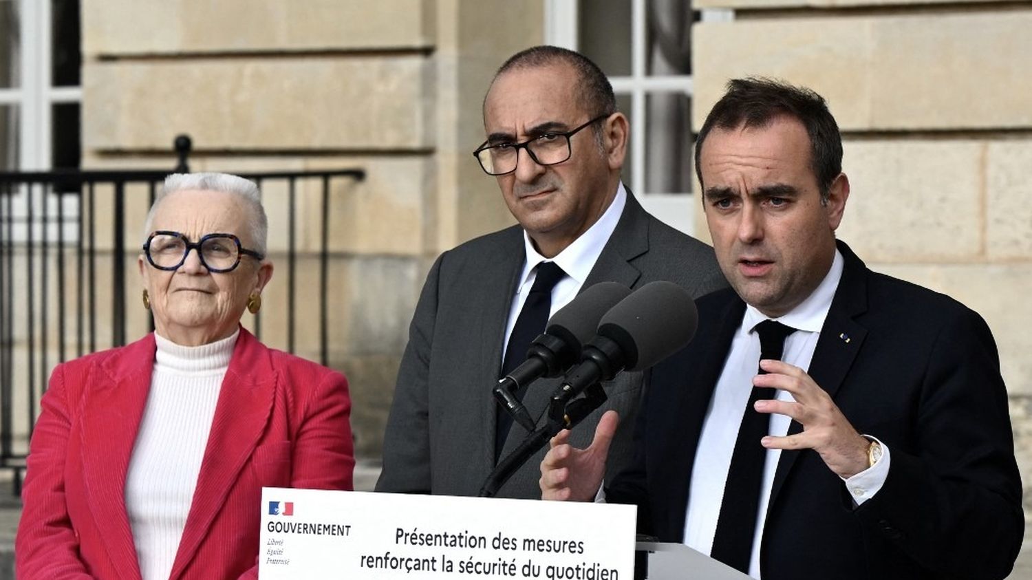 Sébastien Lecornu envisage de nouvelles aides "ciblées" pour limiter la hausse des prix des carburants "en début de semaine prochaine"