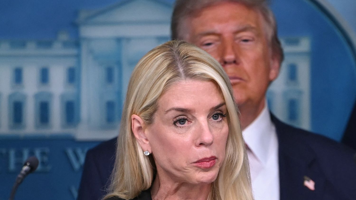 Donald Trump a limogé sa ministre de la Justice, Pam Bondi, remplacée par son ancien avocat personnel