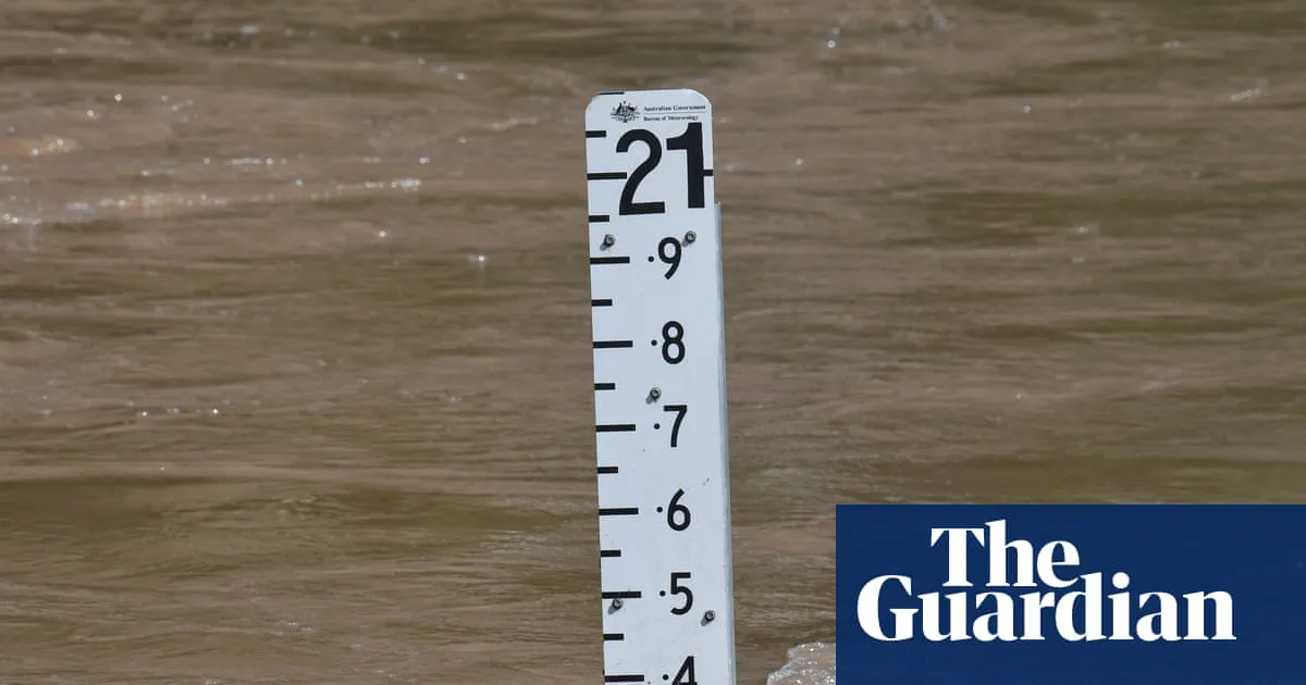 Man dies in monsoonal floods in far north Queensland as graziers wait to assess stock losses