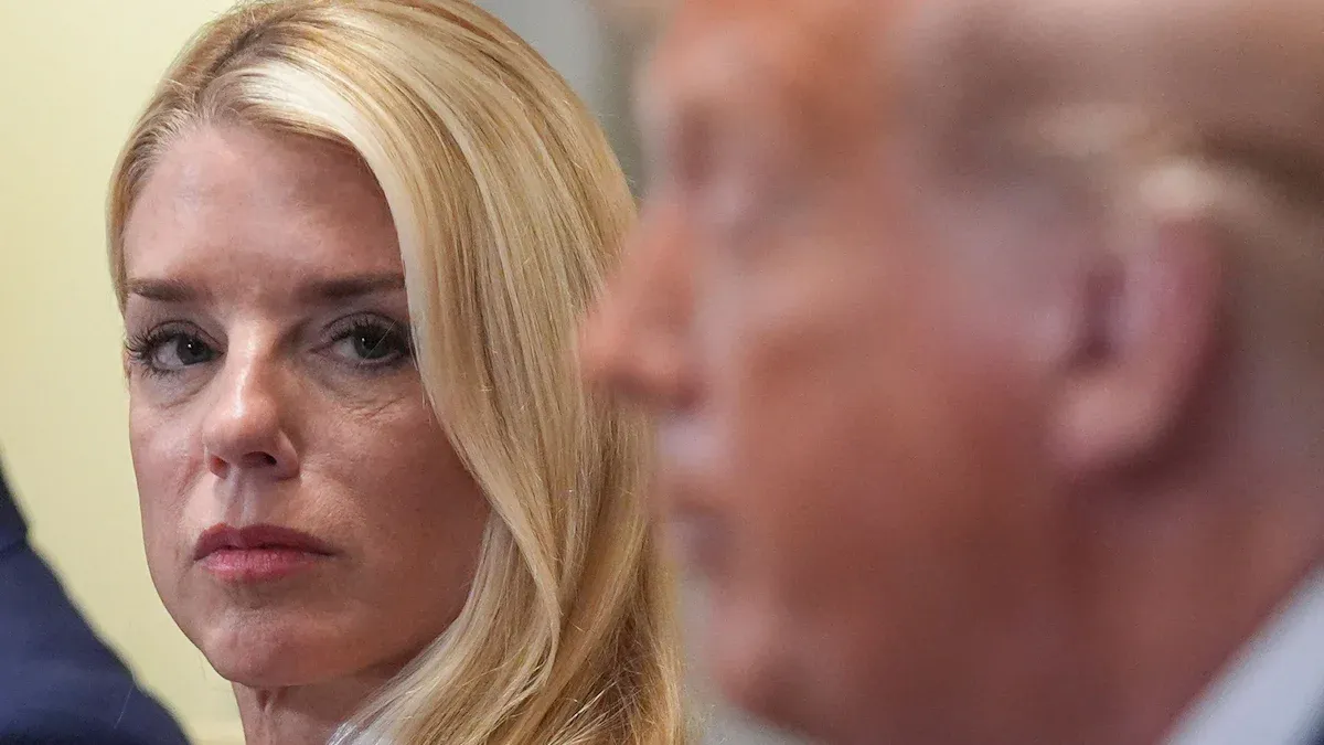 US-amerikanische Justizministerin: Der Aufstieg und Fall von Pam Bondi