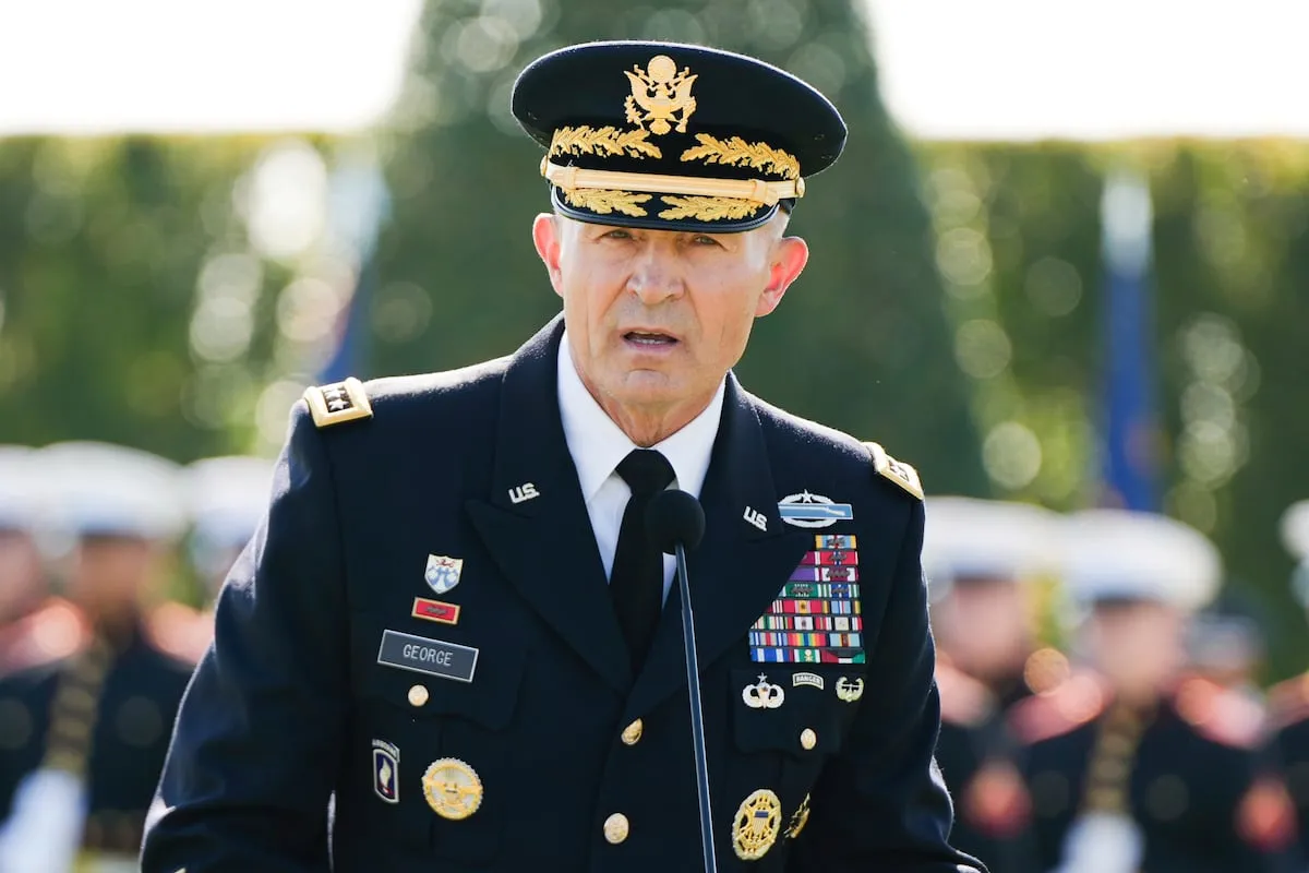 El jefe del Pentágono obliga a dimitir al máximo mando del Ejército de Tierra