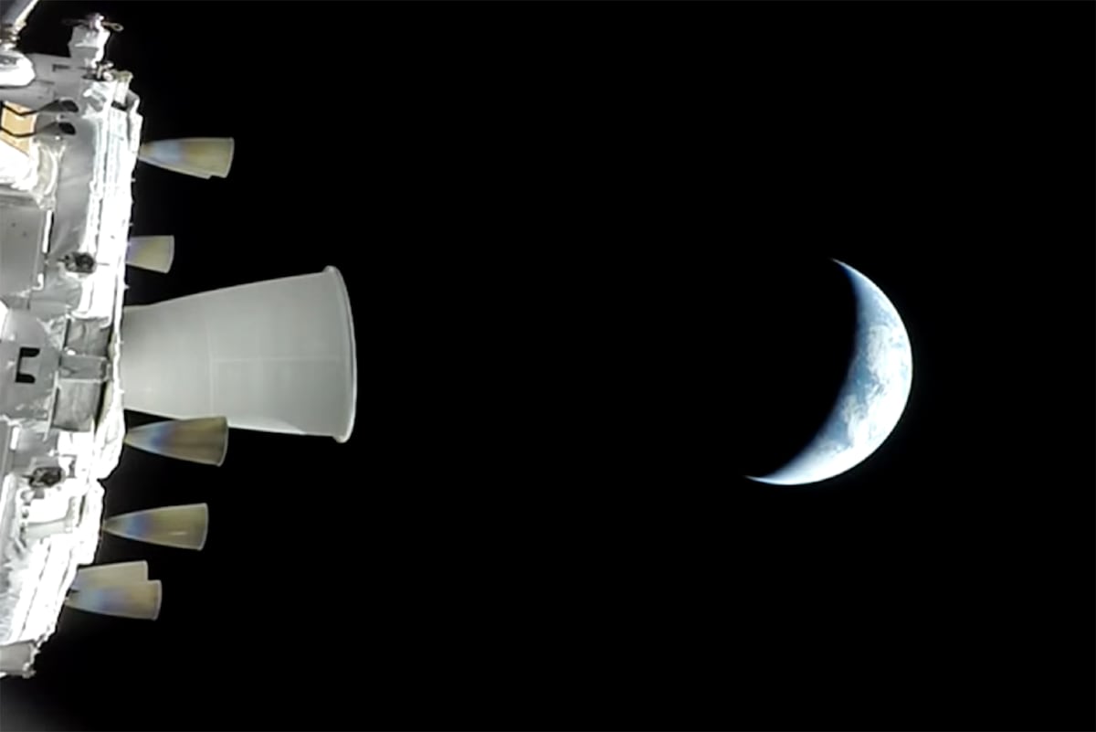 Éxito en la maniobra decisiva de la nave Orion: “La tripulación de Artemis 2 está oficialmente de camino a la Luna”