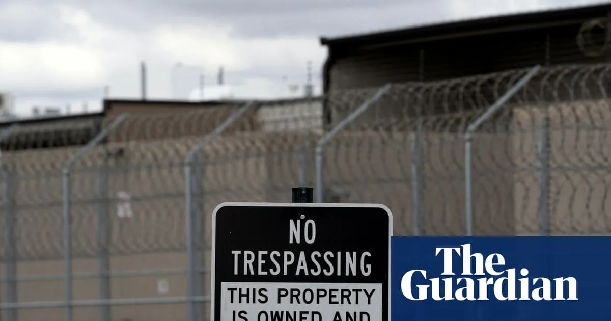 Democrats pay visit to ICE detention facility where abuse claims rife
