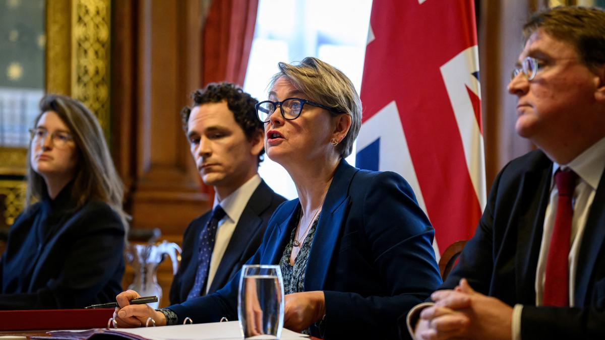 
              España se mantiene al margen de la cumbre sobre Ormuz convocada por Gran Bretaña
          