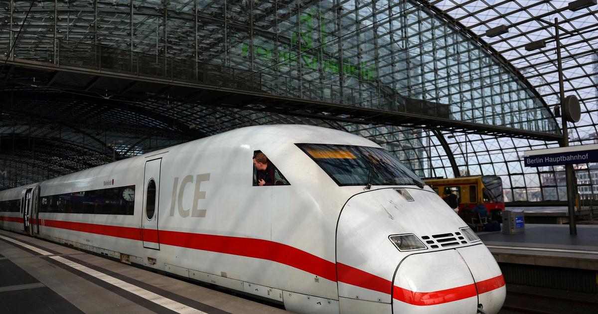 Un homme armé de couteaux allume des engins pyrotechniques dans un TGV en Allemagne