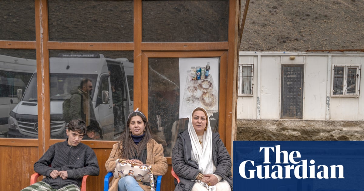 ‘Every night they are bombarding’: at border crossing, some Iranians are fleeing war and some are heading home