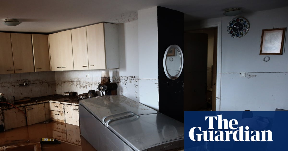 Storm Erminio lashes much of Greece as Saharan dust blankets Crete