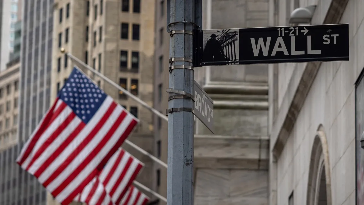 Une inquiétude de plus pour Wall Street: certains gros investisseurs essayent de retirer leurs billes du secteur du crédit non bancaire