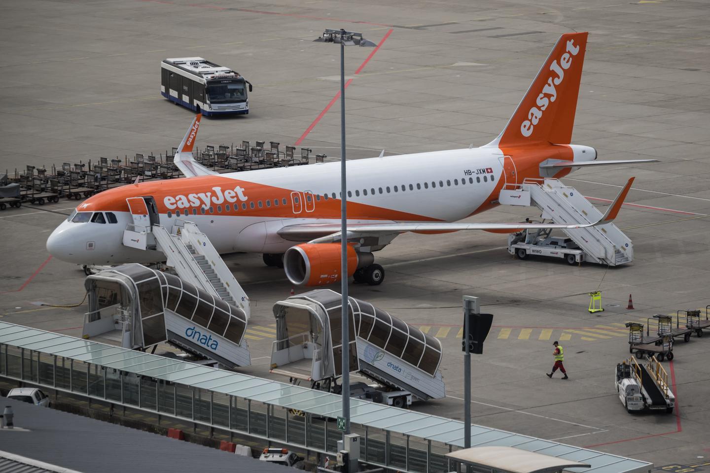 EasyJet : les hôtesses et les stewards appelés à la grève en France le 6 avril, lundi de Pâques