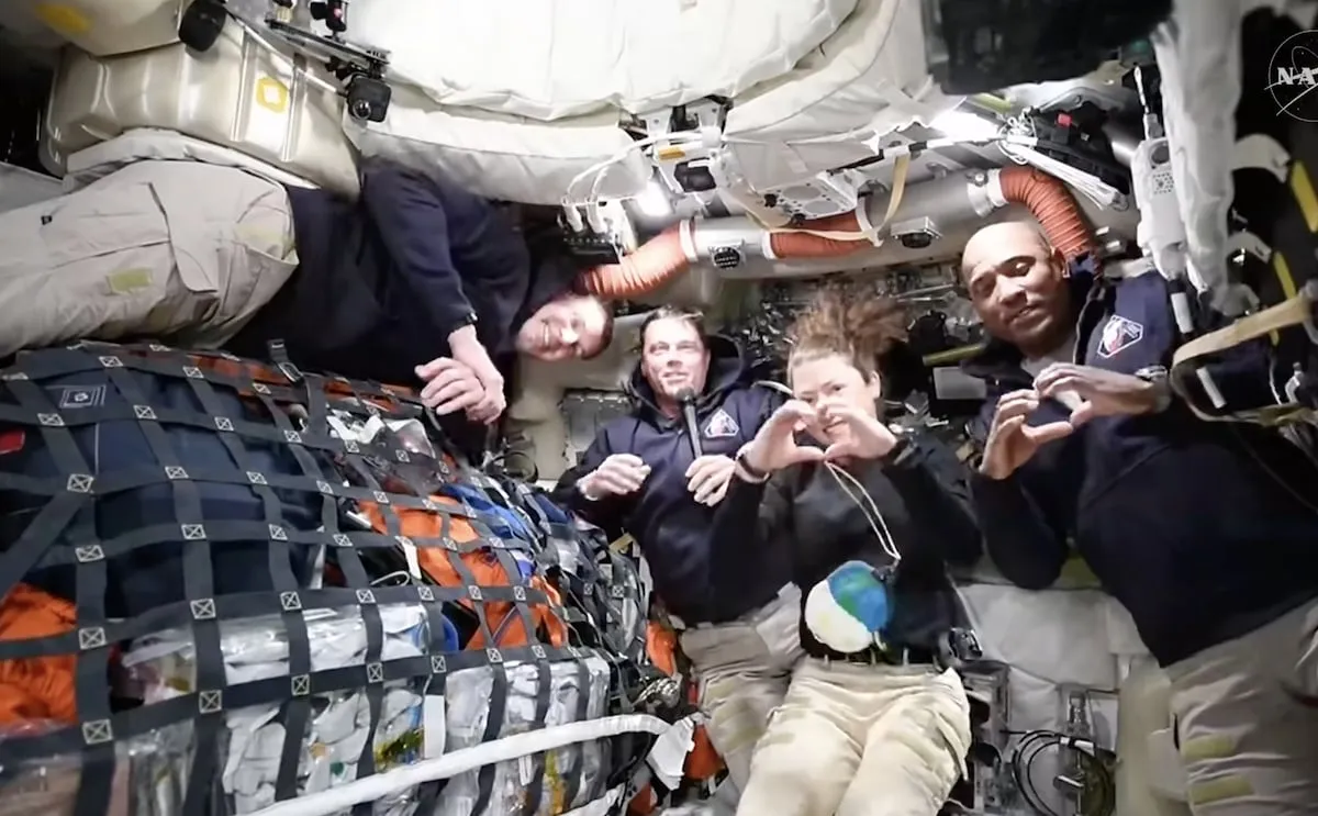 Los astronautas de la Artemis 2 hablan de las primeras 30 horas de misión: “Soy la fontanera espacial, y estoy orgullosa de ello”