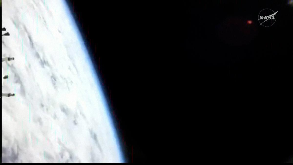 Artemis 2 completa la inyección translunar y afina su trayectoria: “No hay nada normal en esto”