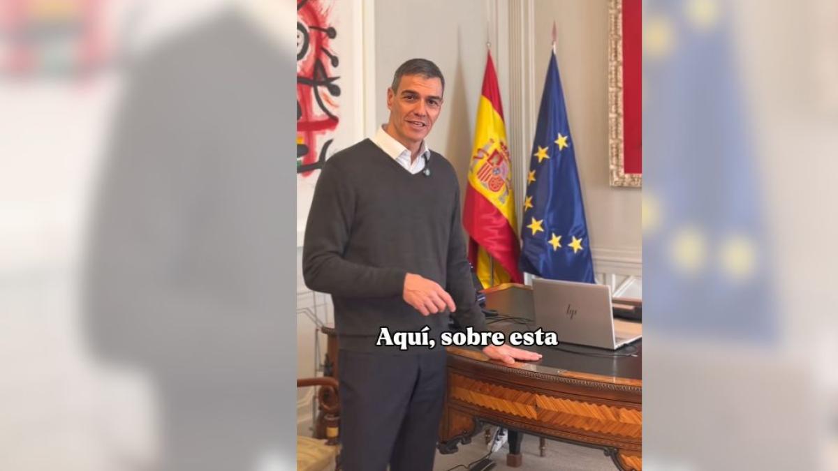 
                                  Sánchez muestra en TikTok su “histórica” mesa de trabajo e incluye un 'cameo' de Broncano
                              