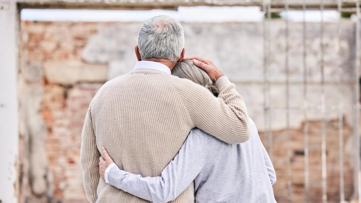 
                                                          ¿Tienes más de 65 años y quieres vender tu piso? La estrategia legal para no pagar ni un euro de IRPF
                                                      