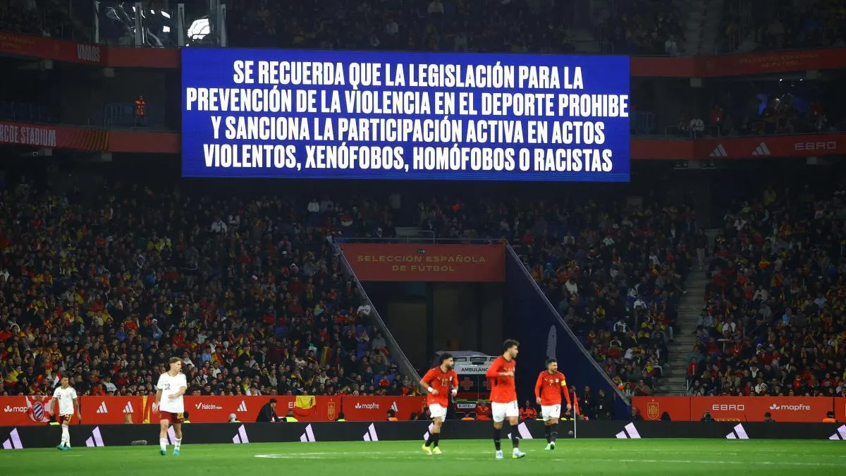 
                                                                                Racistas entre nosotros
                                                                            