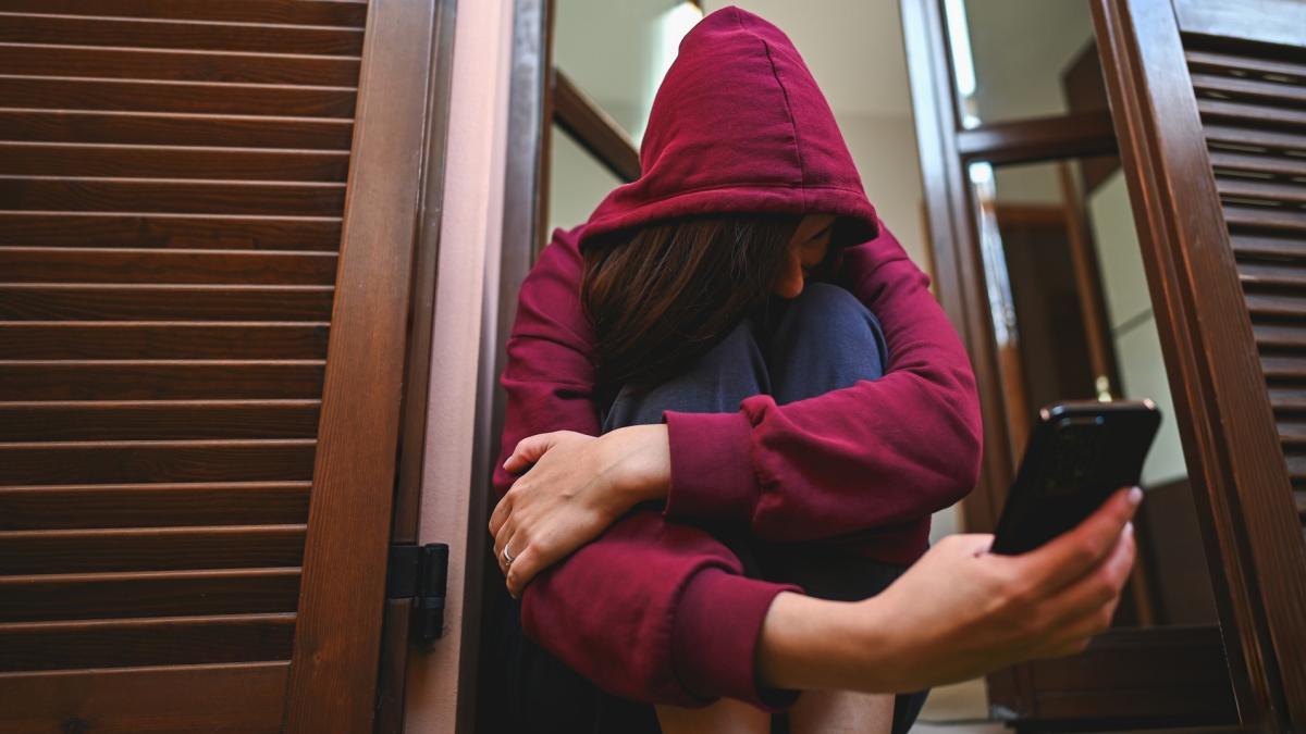 
                                                                                                          Del terapeuta al amante: cómo la IA se cuela en la intimidad emocional y sexual
                                                                                                      