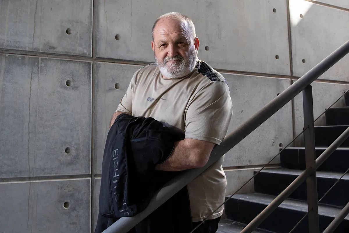 Juanito Oiarzabal: "No merece la pena perder el ápice de una uña por escalar una montaña"