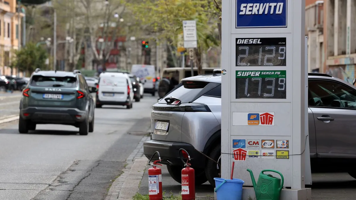 Prix des carburants : en Italie, les aides prolongées d'un mois malgré les fortes contraintes budgétaires