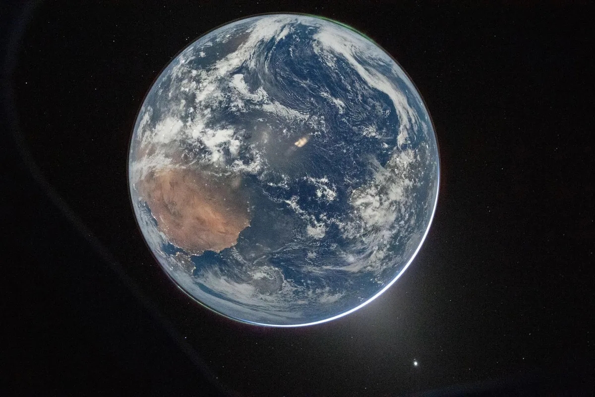 Artemis-2 : la NASA publie les premières photos de la Terre prises par l’équipage de la capsule Orion