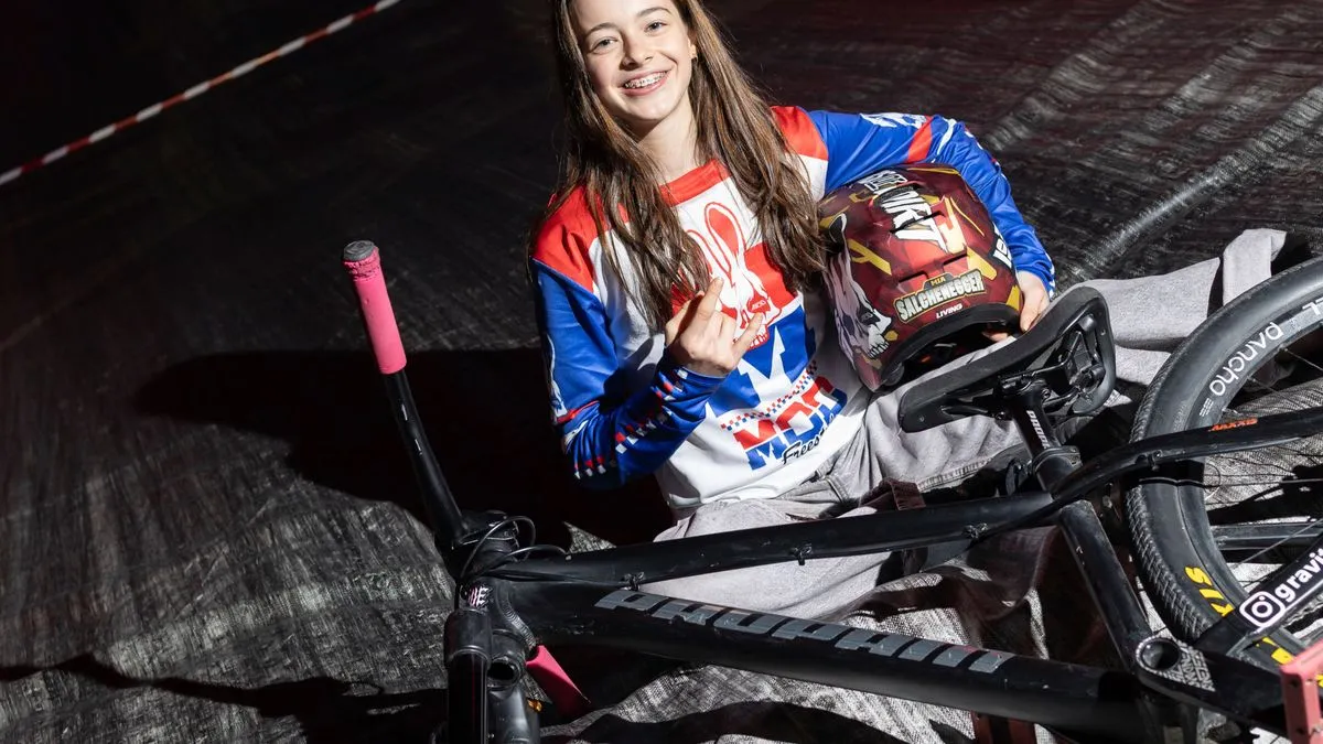 Mia, 15, Freestyle-Profi: Rückwärtssalto auf Rädern