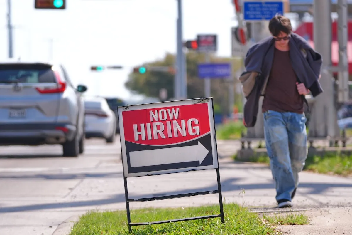 Estados Unidos suma inesperadamente 178.000 puestos de trabajo en marzo