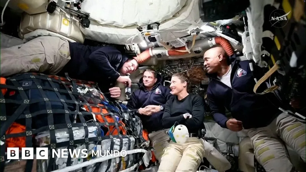 “Se ven increíbles, se ven hermosos”: los astronautas de Artemis II envían su primer mensaje a la Tierra