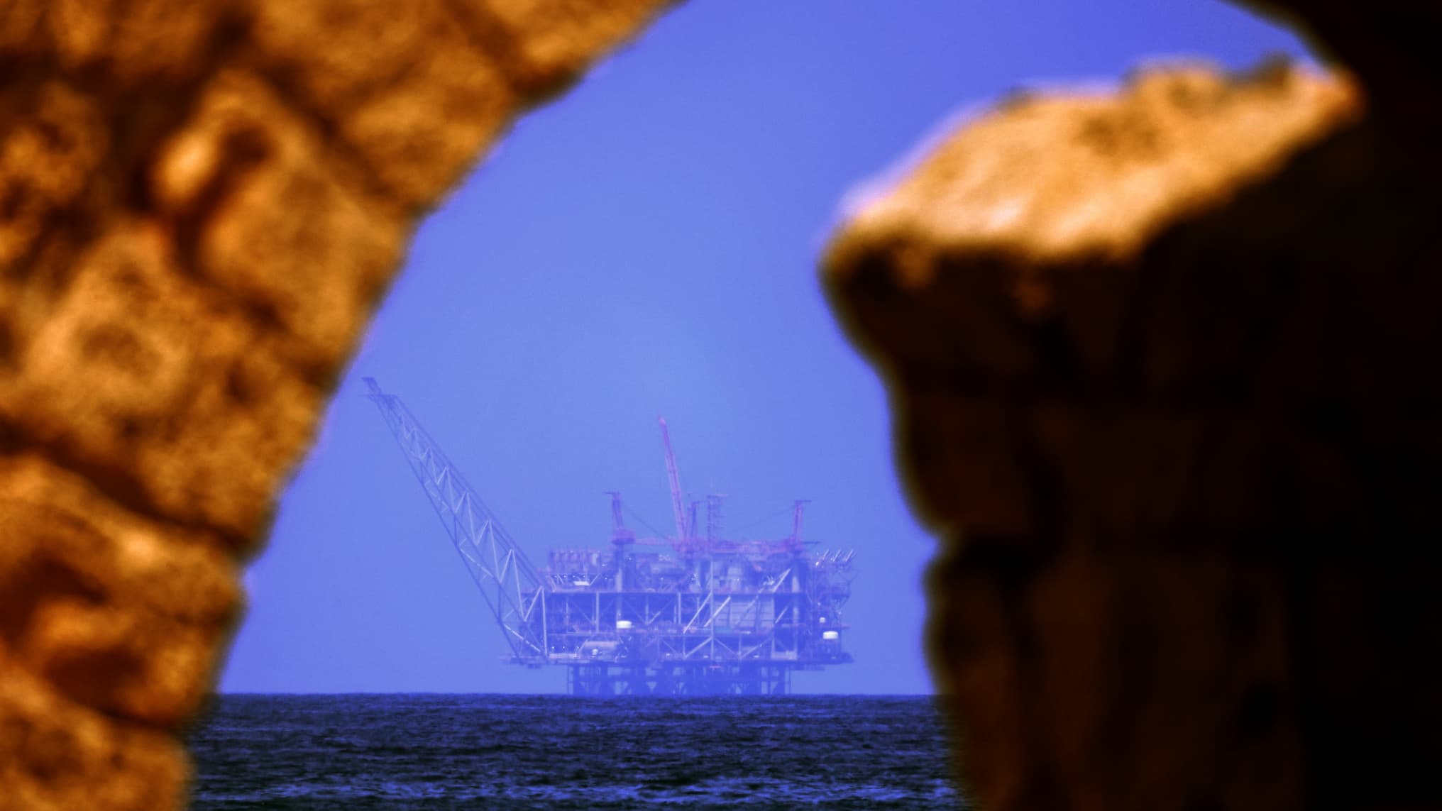 Avec 600 milliards de mètres cubes, c'est l'une des plus importantes réserves de gaz naturel en Méditerranée: Israël relance l'exploitation du grand champ gazier Leviathan, cruciale pour l'État hébreu et les pays voisins